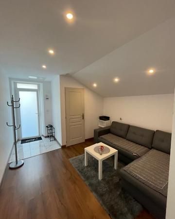 Studio Privee Vesoul -Wifi,Tv,Clim,Parking Gratuit Exterior photo