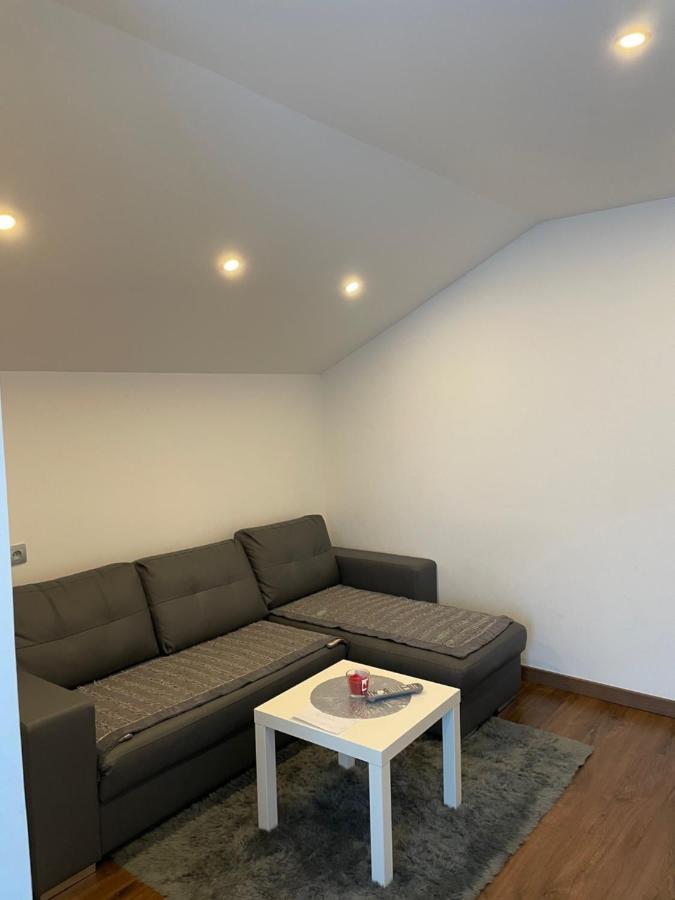 Studio Privee Vesoul -Wifi,Tv,Clim,Parking Gratuit Exterior photo